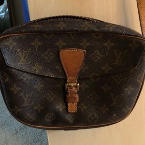 Louis Vuitton cross body purse